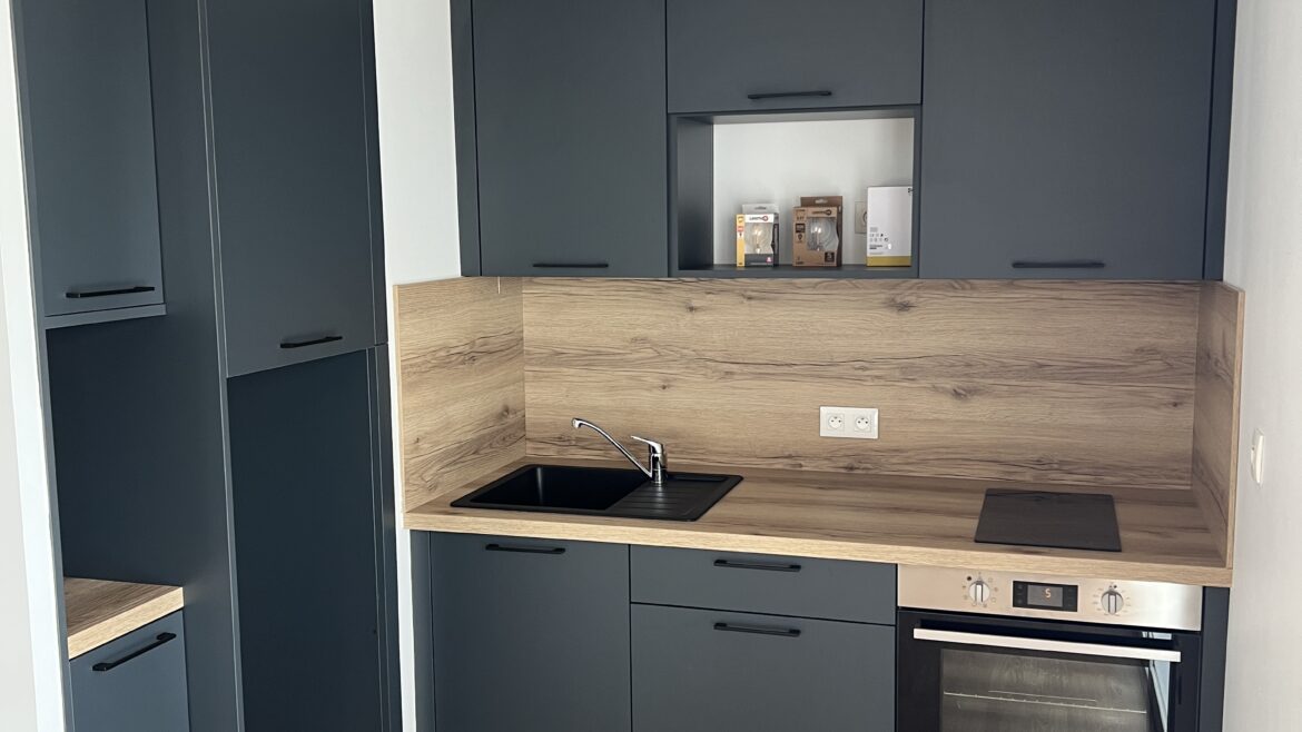 Rénovation d'un appartement avec kitchenette par Castel Renovation